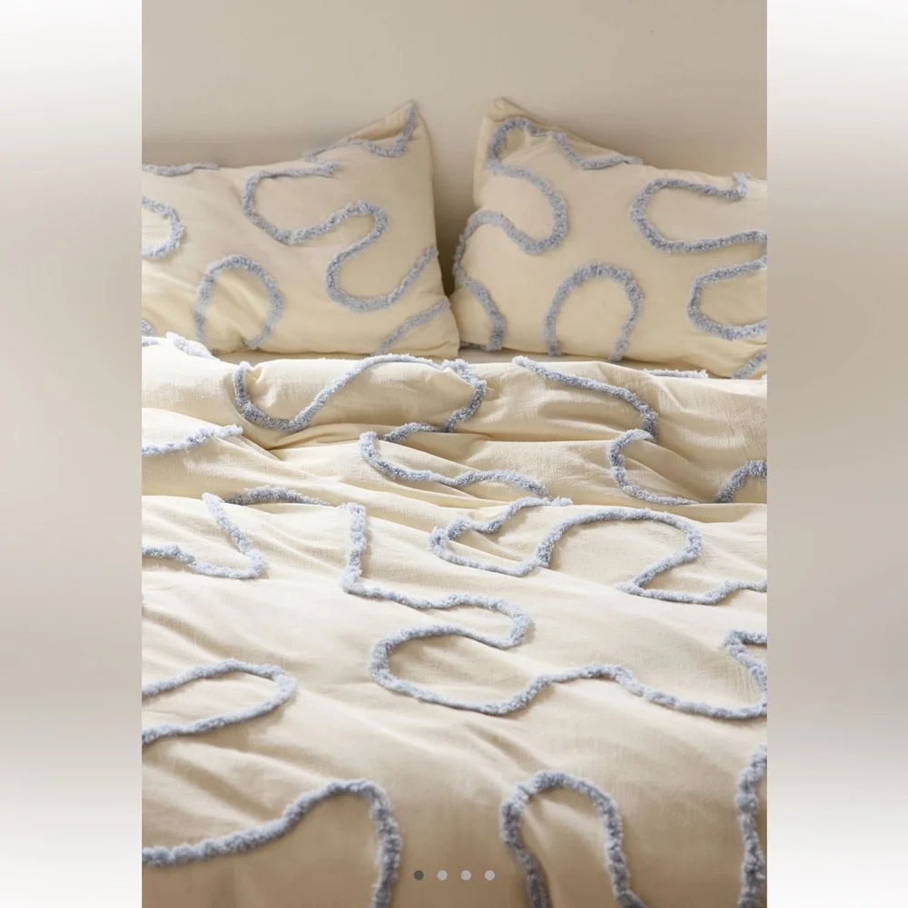 ✨NWT URBAN OUTFITTERS WIGGLE TUFTED DUVET COVER✨